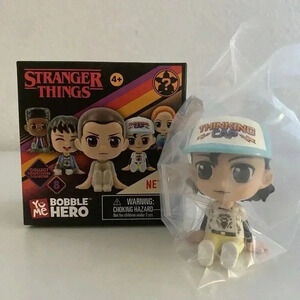 Netflix YuMe Stranger Things Bobble Hero DUSTIN HENDERSON Bobble Head Figure
